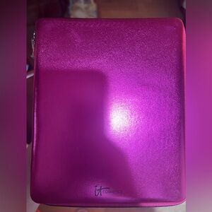IT COSMETIC BRUSH BAG BRAND NEW
